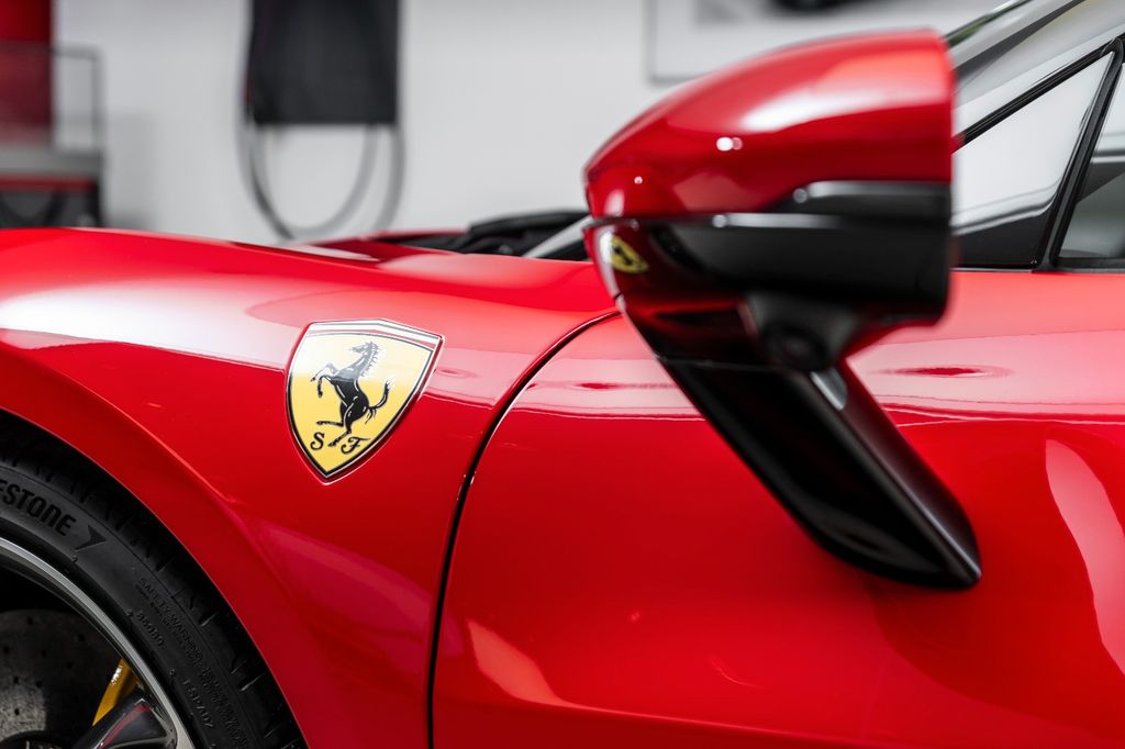 Ferrari 296 GTS 2023