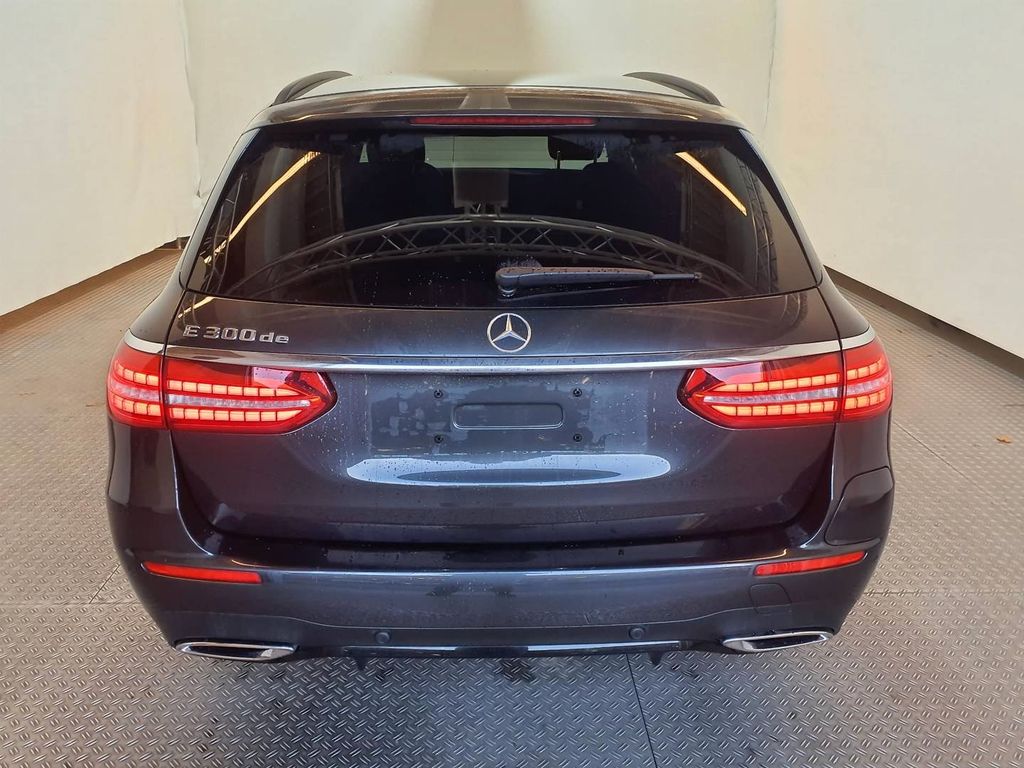 Mercedes-Benz E 300 2022