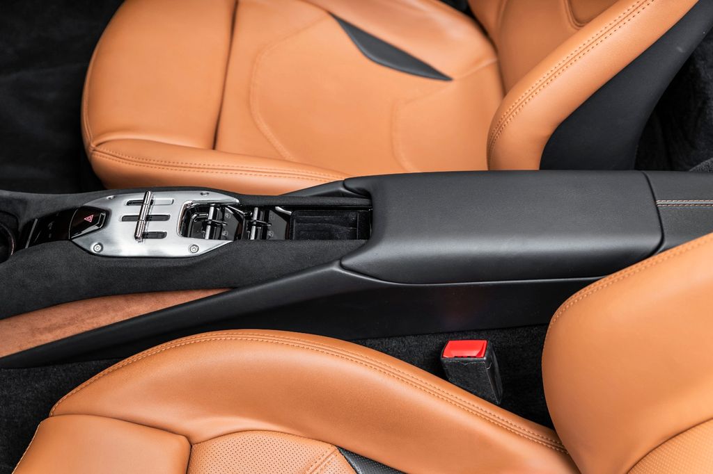 Ferrari 296 GTS 2023