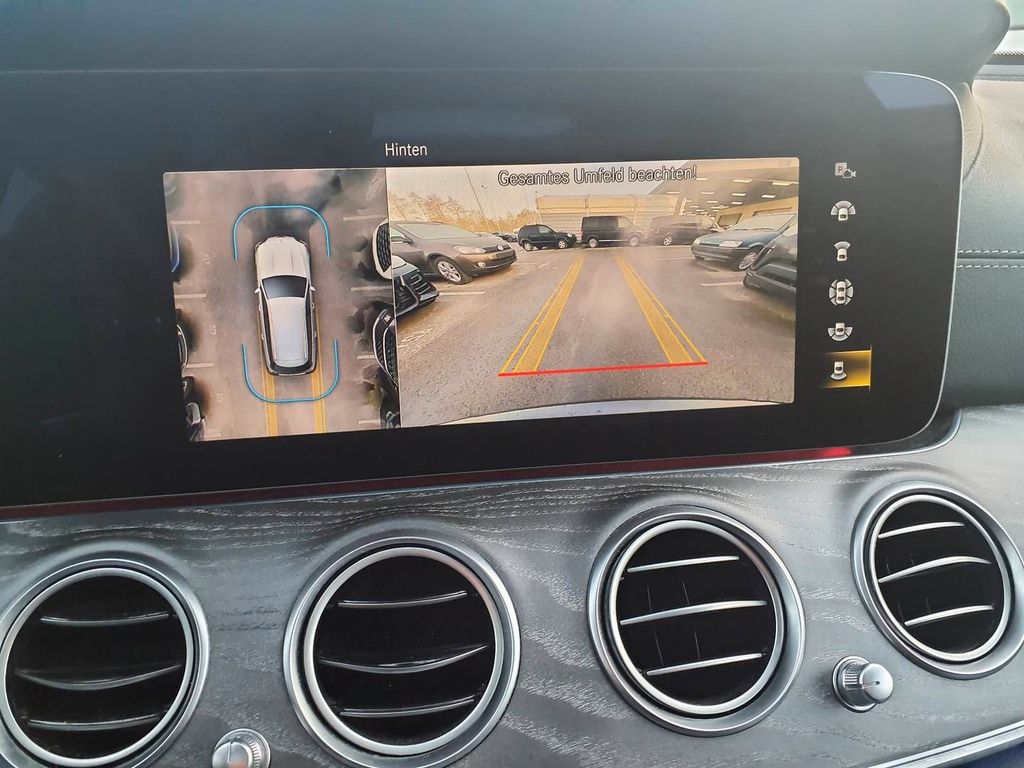 Mercedes-Benz E 300 2022