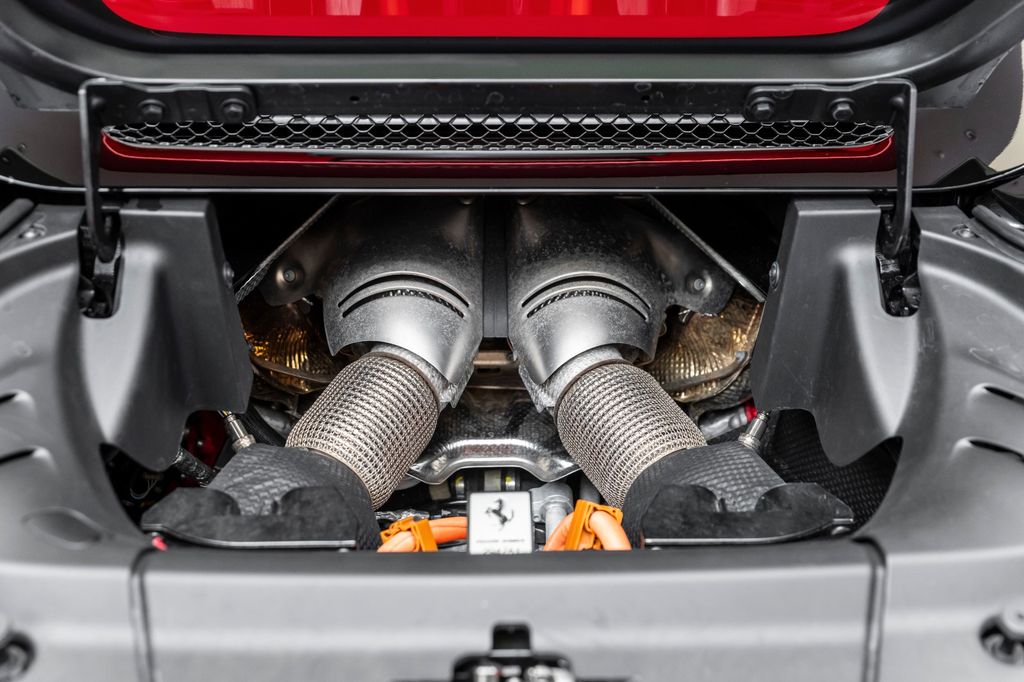 Ferrari 296 GTS 2023