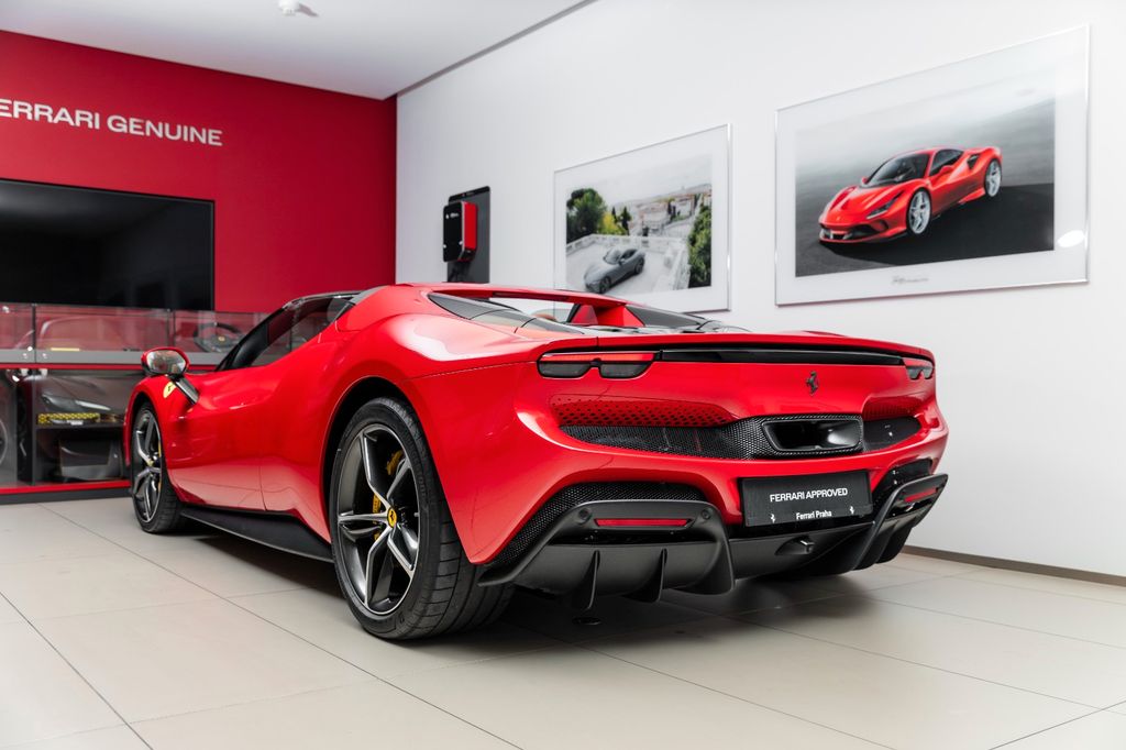 Ferrari 296 GTS 2023