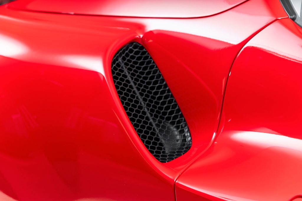 Ferrari 296 GTS 2023