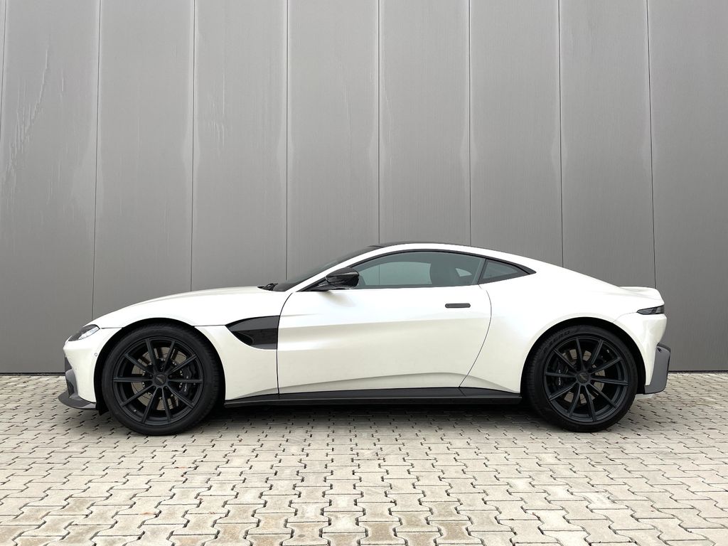 Aston Martin V8 Vantage 2018