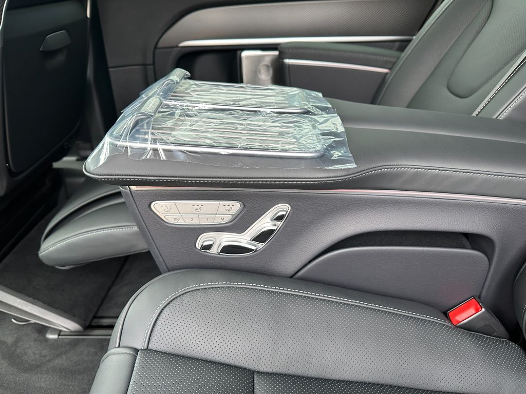 Mercedes-Benz V 300 2025