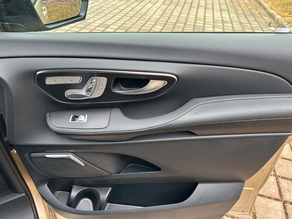 Mercedes-Benz V 300 2025