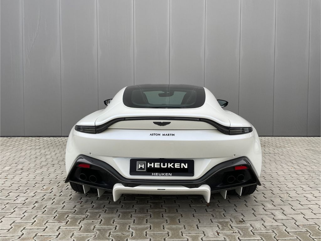 Aston Martin V8 Vantage 2018