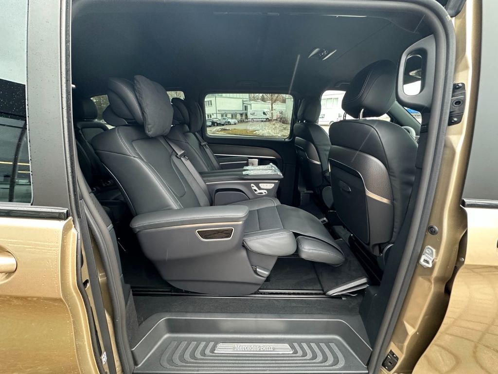 Mercedes-Benz V 300 2025