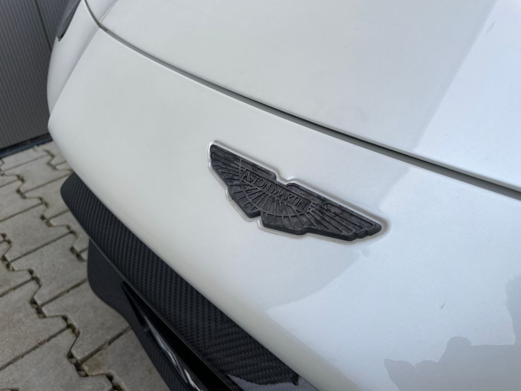 Aston Martin V8 Vantage 2018