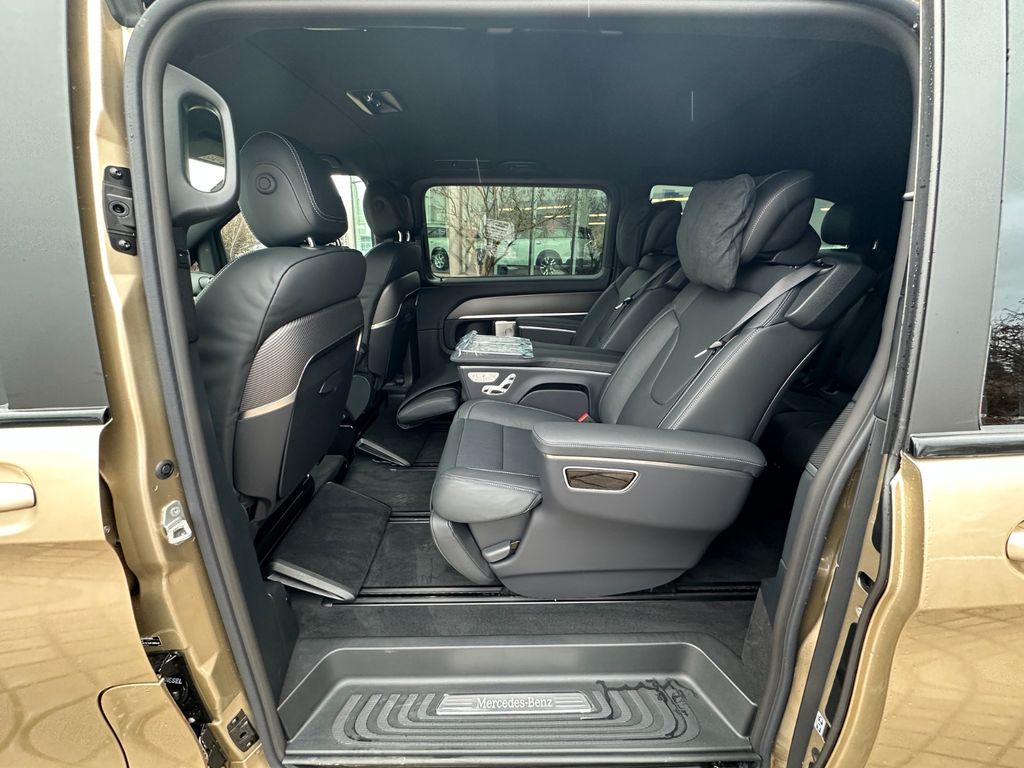 Mercedes-Benz V 300 2025