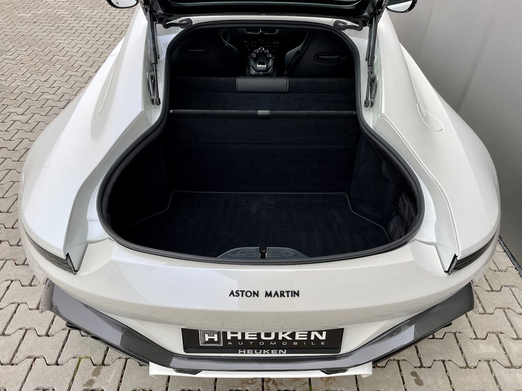 Aston Martin V8 Vantage 2018