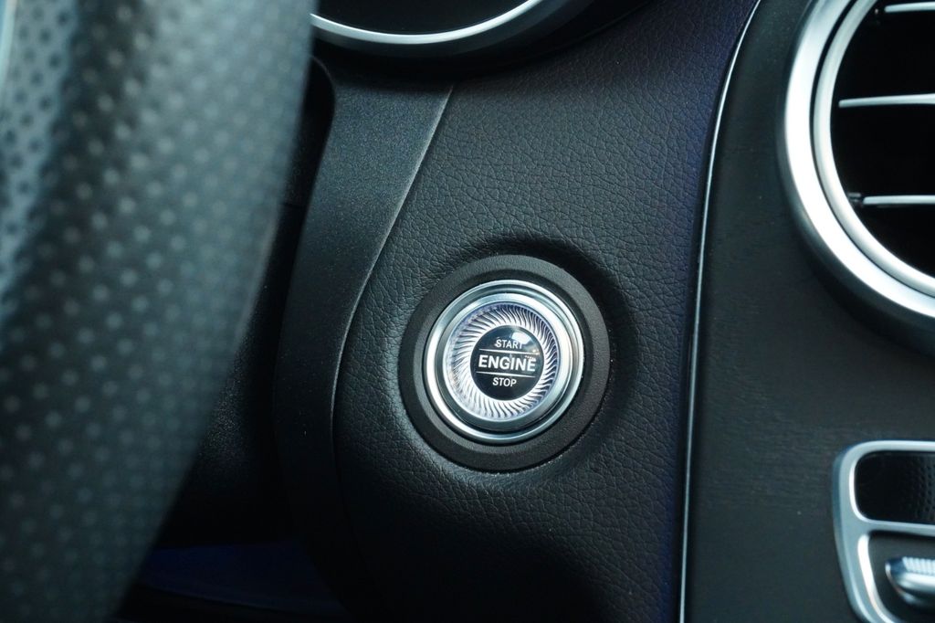 Mercedes-Benz C 300 2021