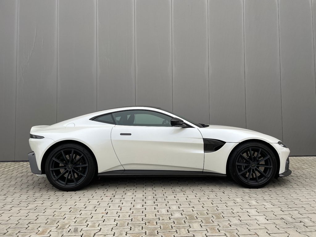 Aston Martin V8 Vantage 2018