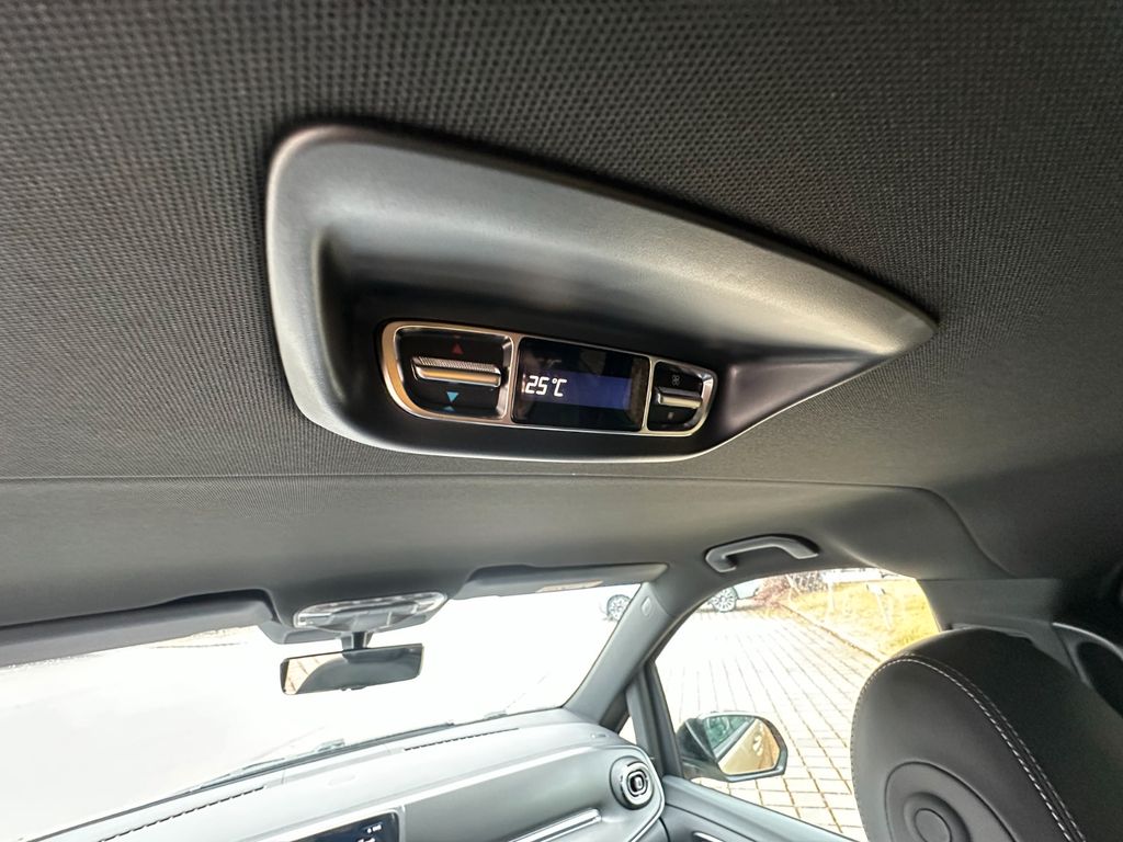 Mercedes-Benz V 300 2025