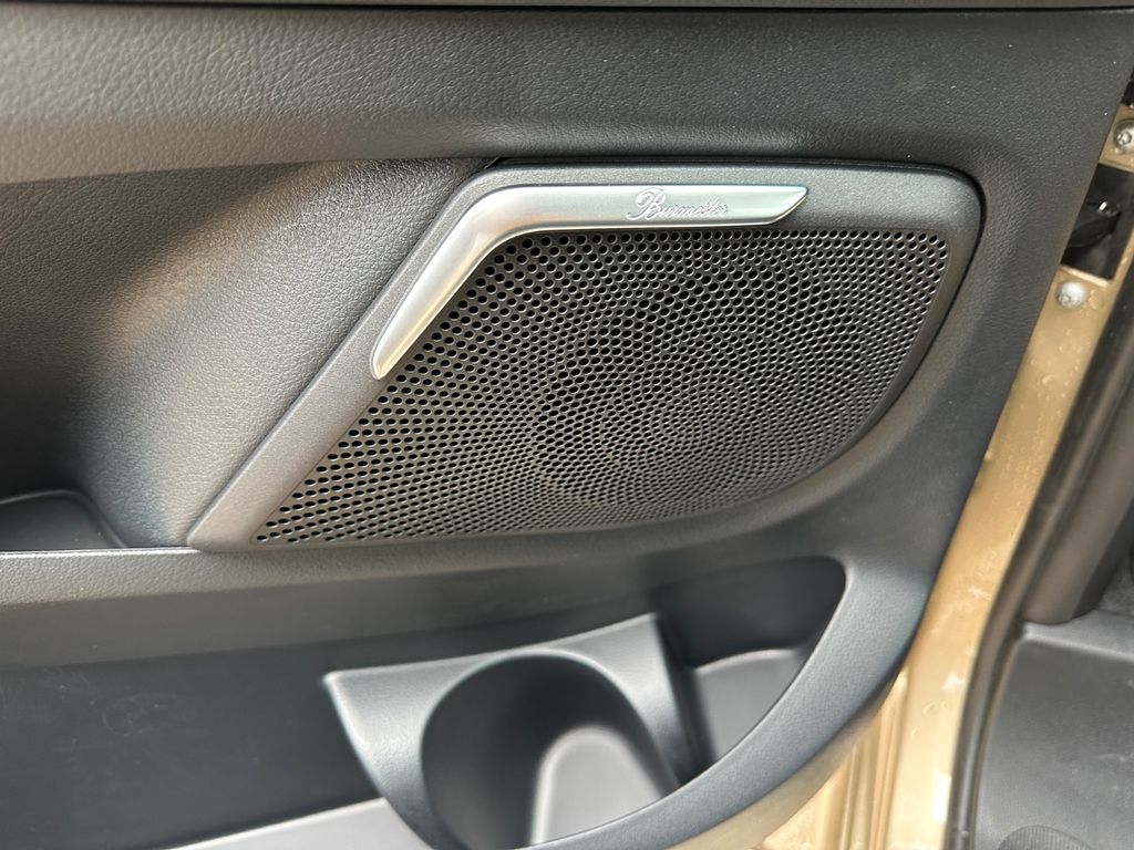 Mercedes-Benz V 300 2025