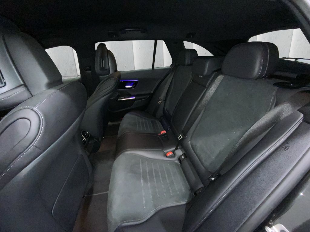 Mercedes-Benz C 220 2025