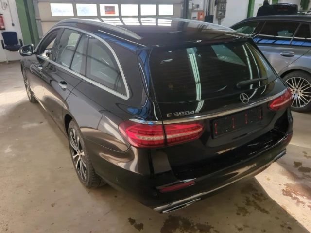 Mercedes-Benz E 300 2021
