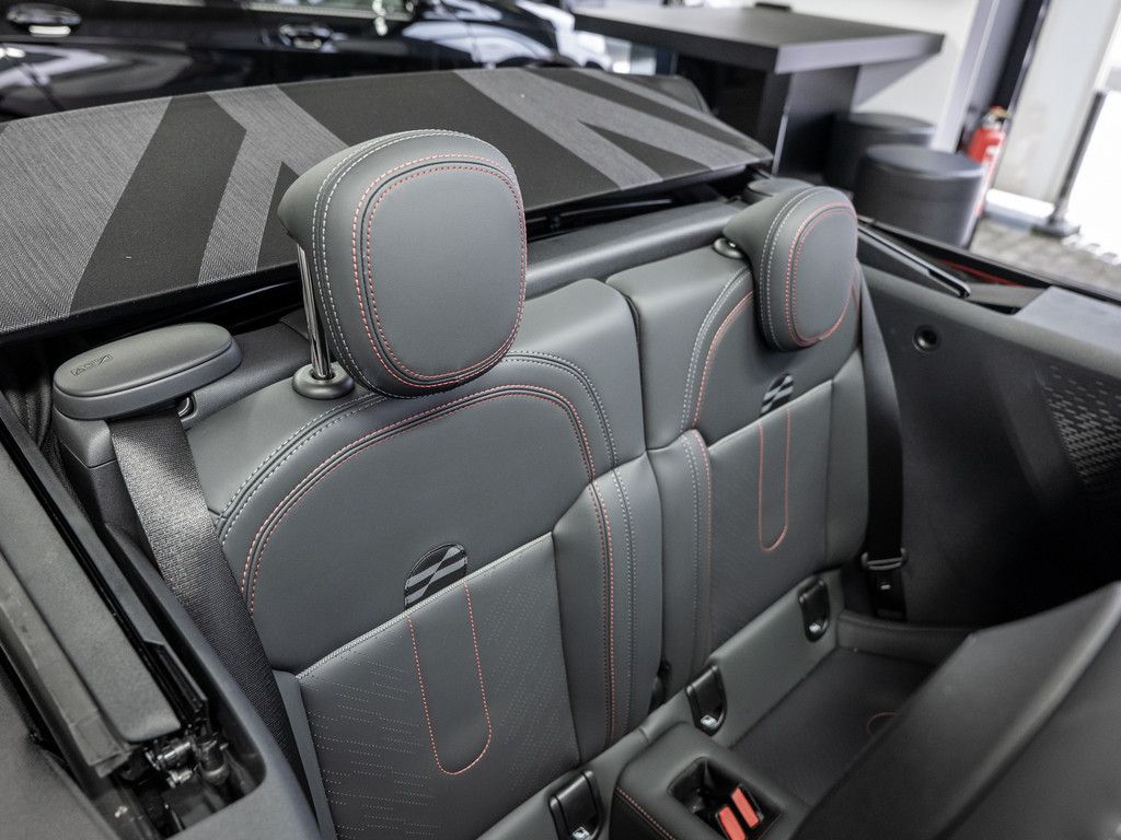 MINI John Cooper Works Cabrio 2025
