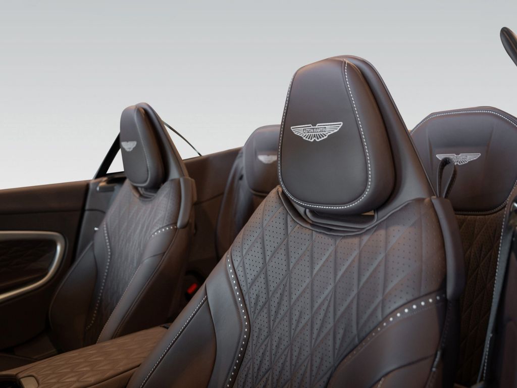 Aston Martin DB11 2026