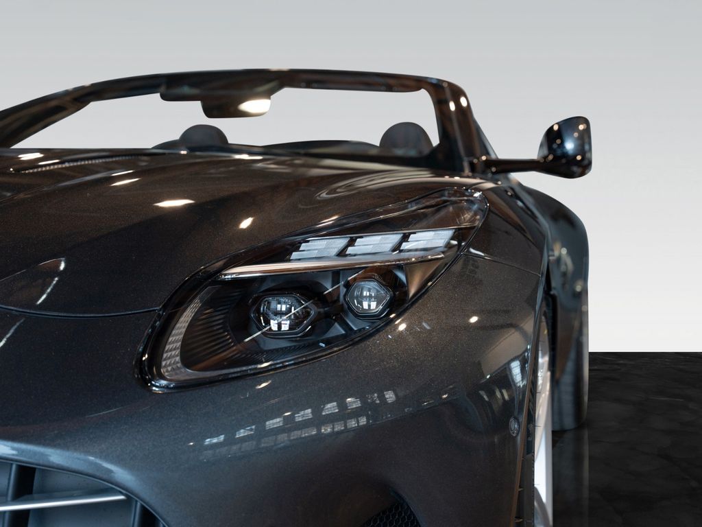 Aston Martin DB11 2026