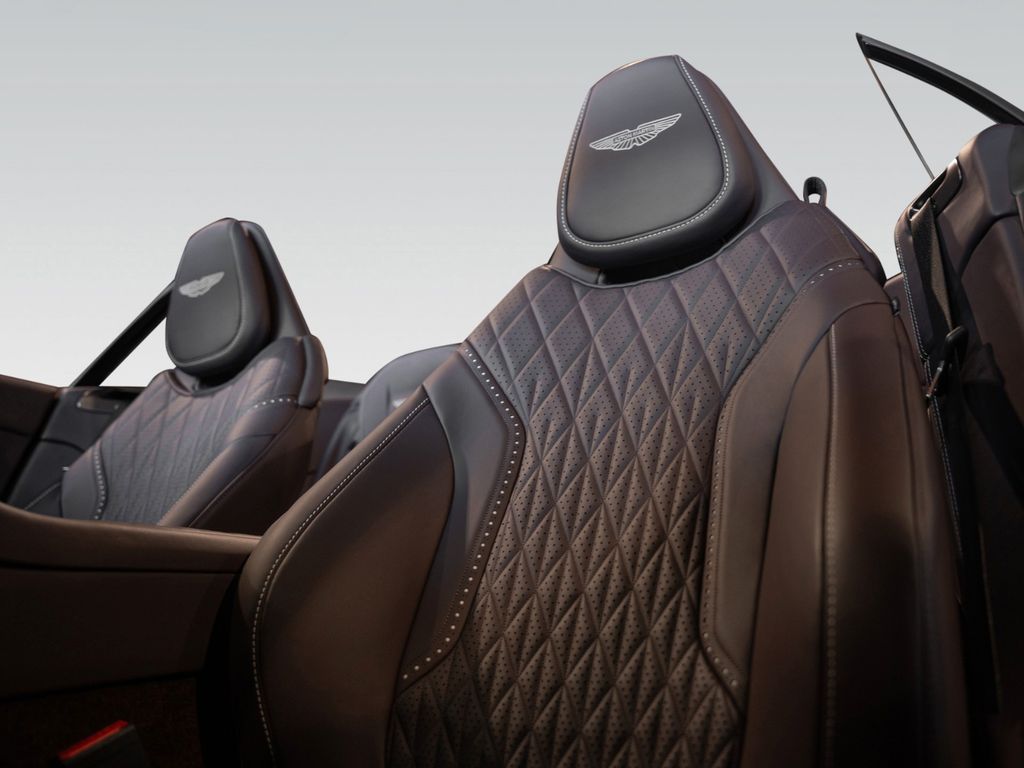 Aston Martin DB11 2026