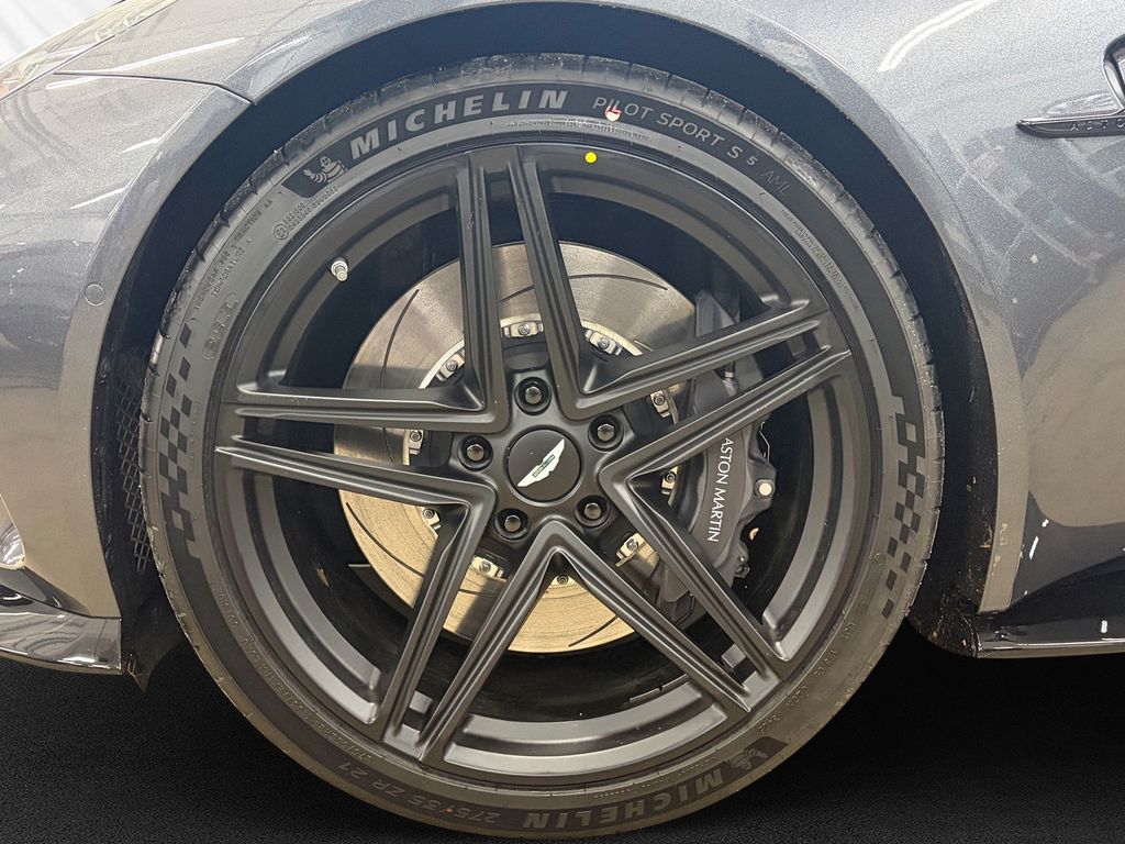 Aston Martin V8 Vantage 2026