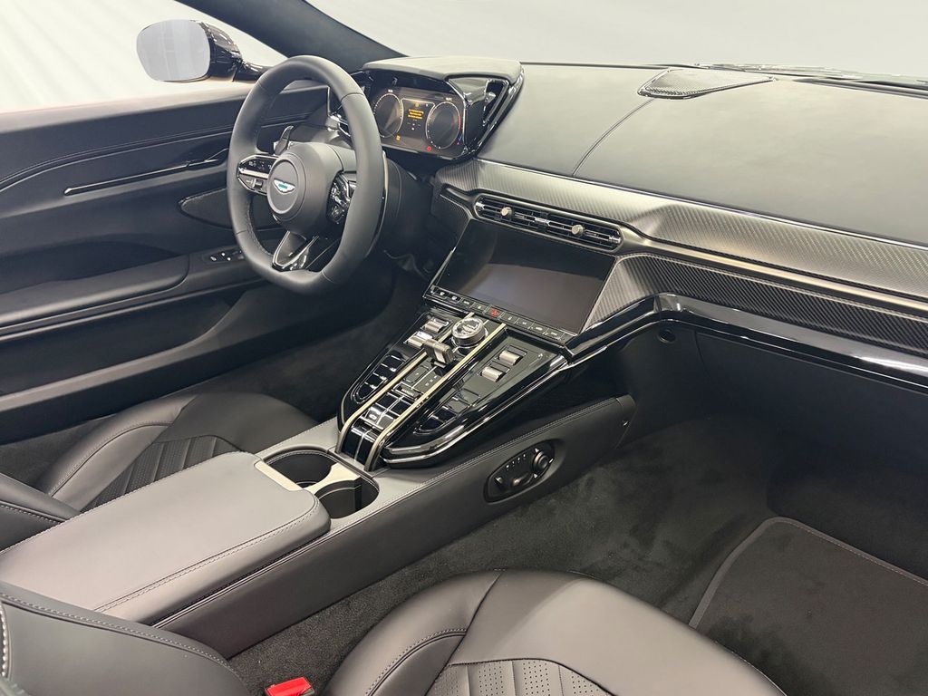 Aston Martin V8 Vantage 2026