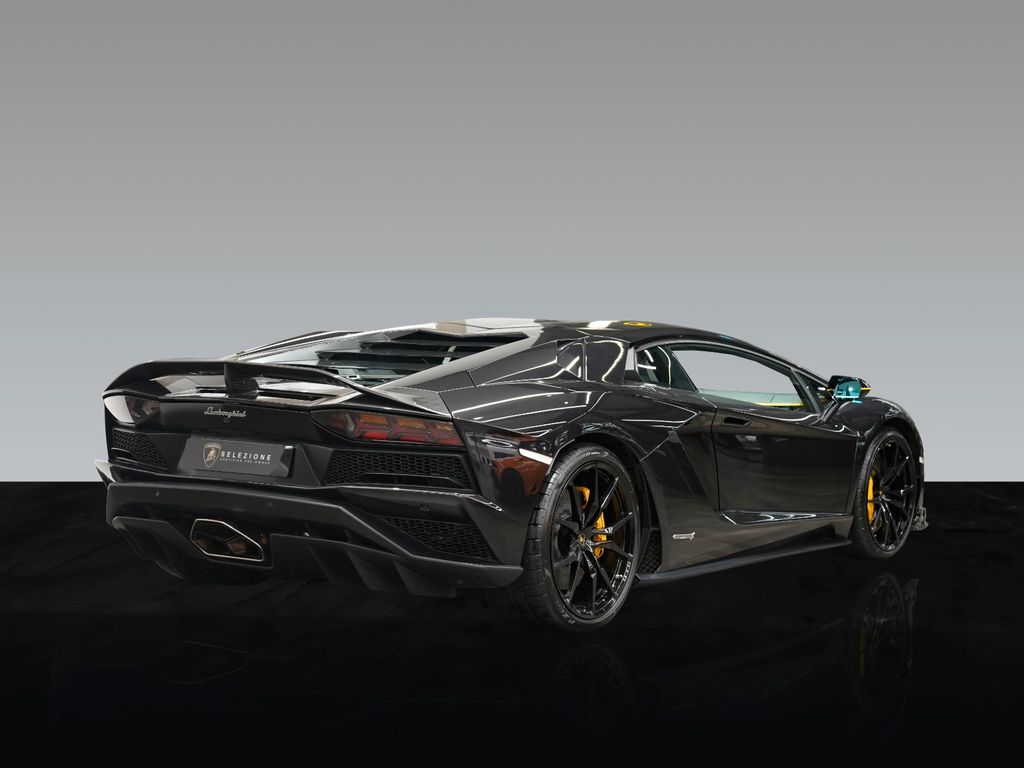 Lamborghini Aventador 2018