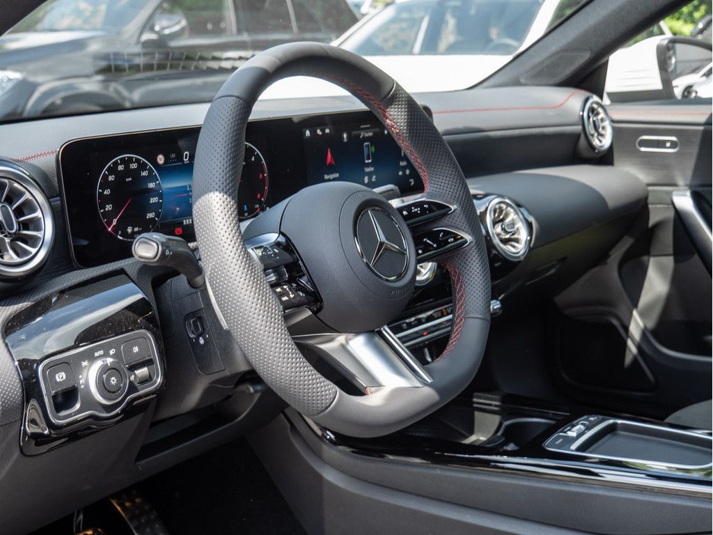 Mercedes-Benz CLA 220 2025