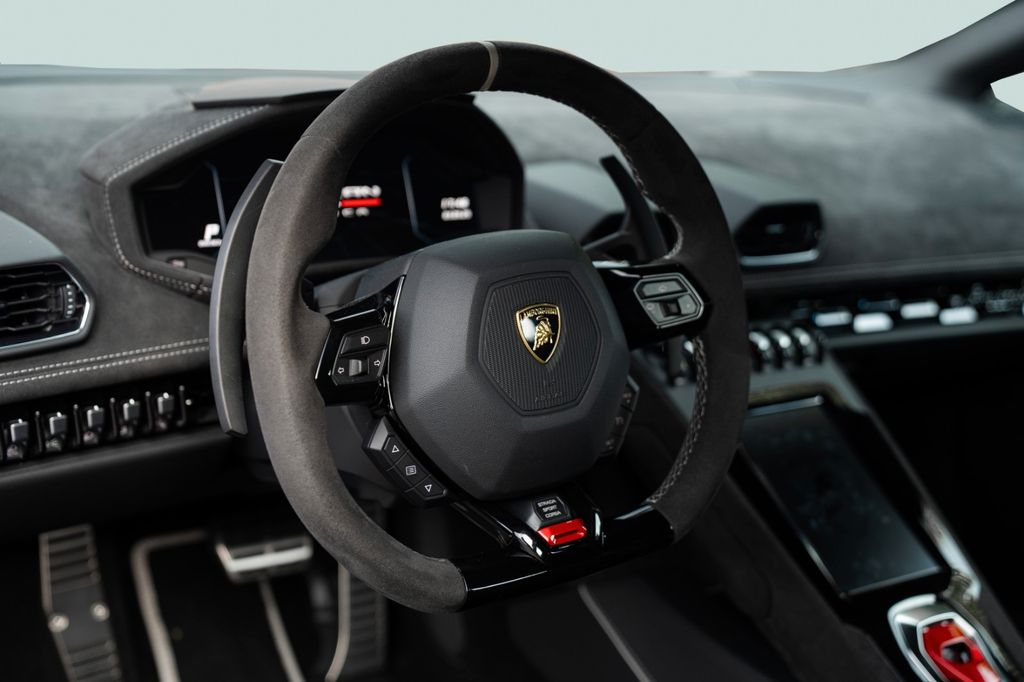 Lamborghini Huracán 2024