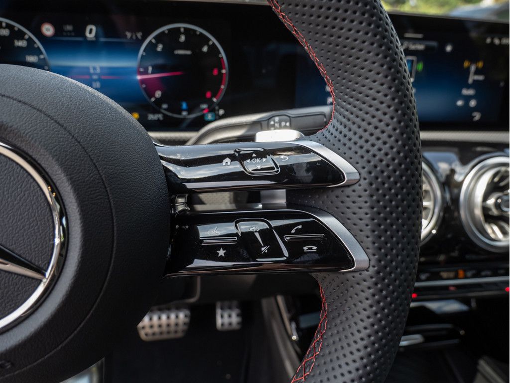 Mercedes-Benz CLA 220 2025