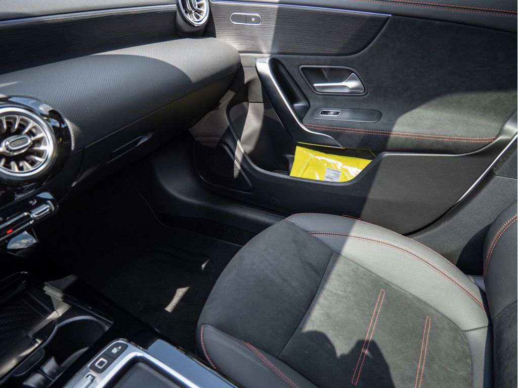 Mercedes-Benz CLA 220 2025