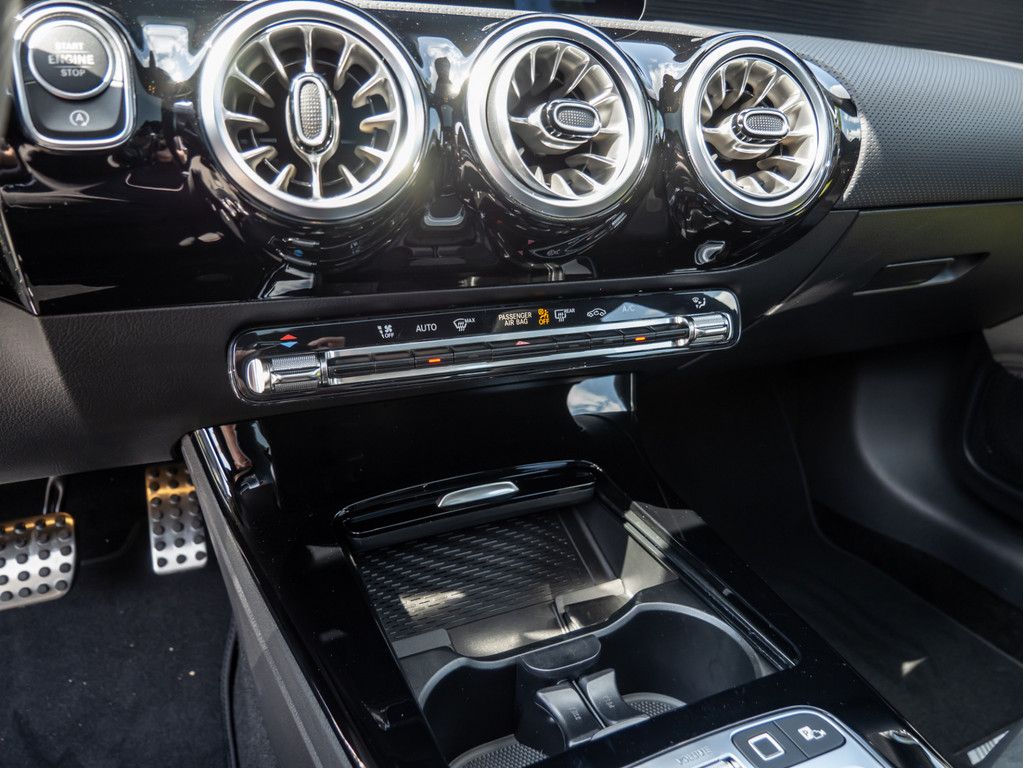 Mercedes-Benz CLA 220 2025