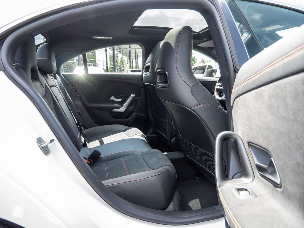 Mercedes-Benz CLA 220 2025