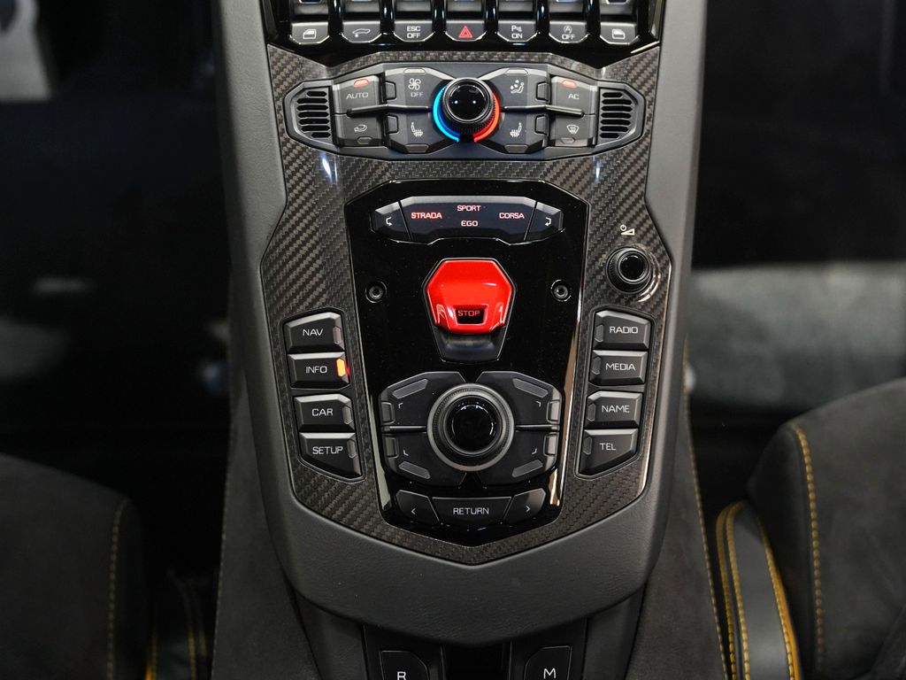 Lamborghini Aventador 2018