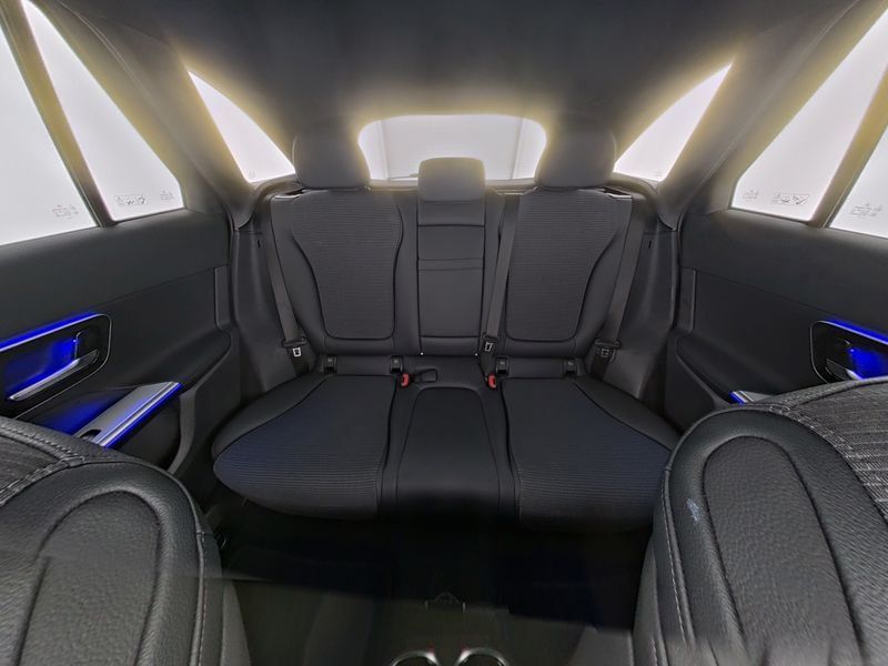 Mercedes-Benz GLC 300 2025