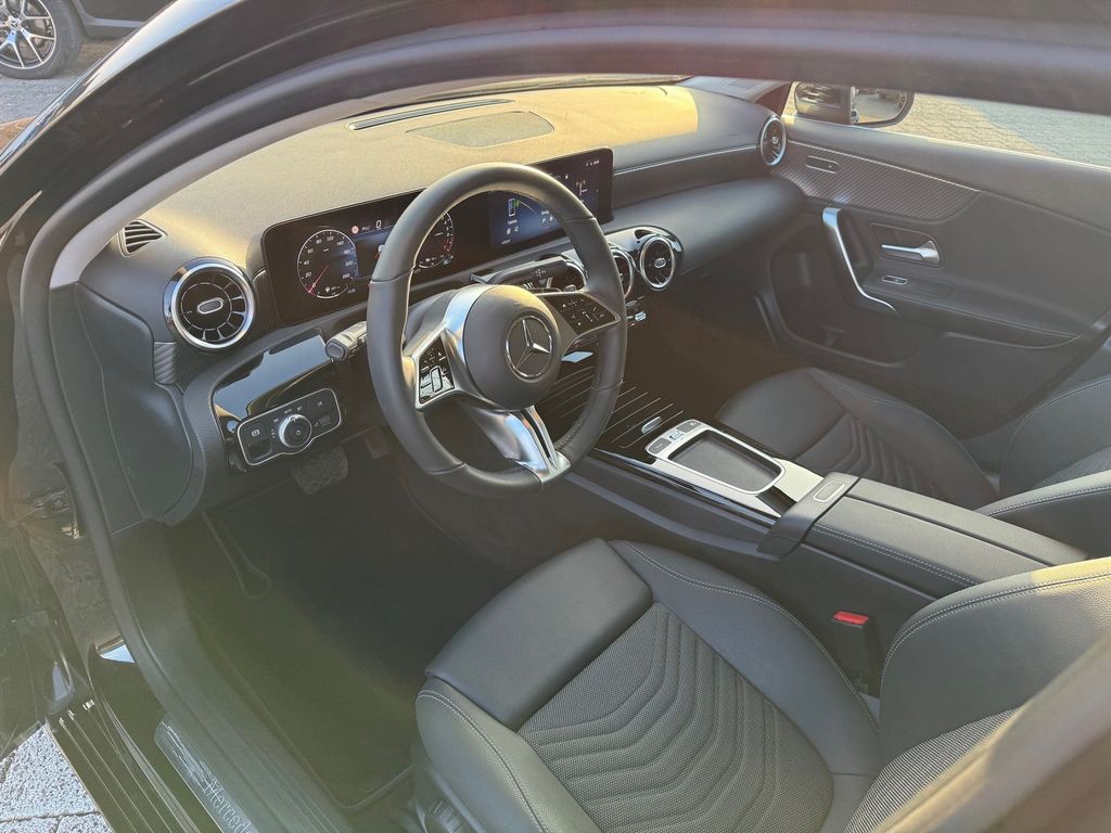 Mercedes-Benz A 250 2025