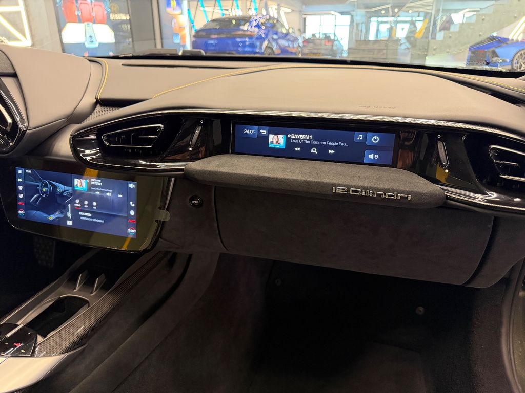 Ferrari 12Cilindri 2025