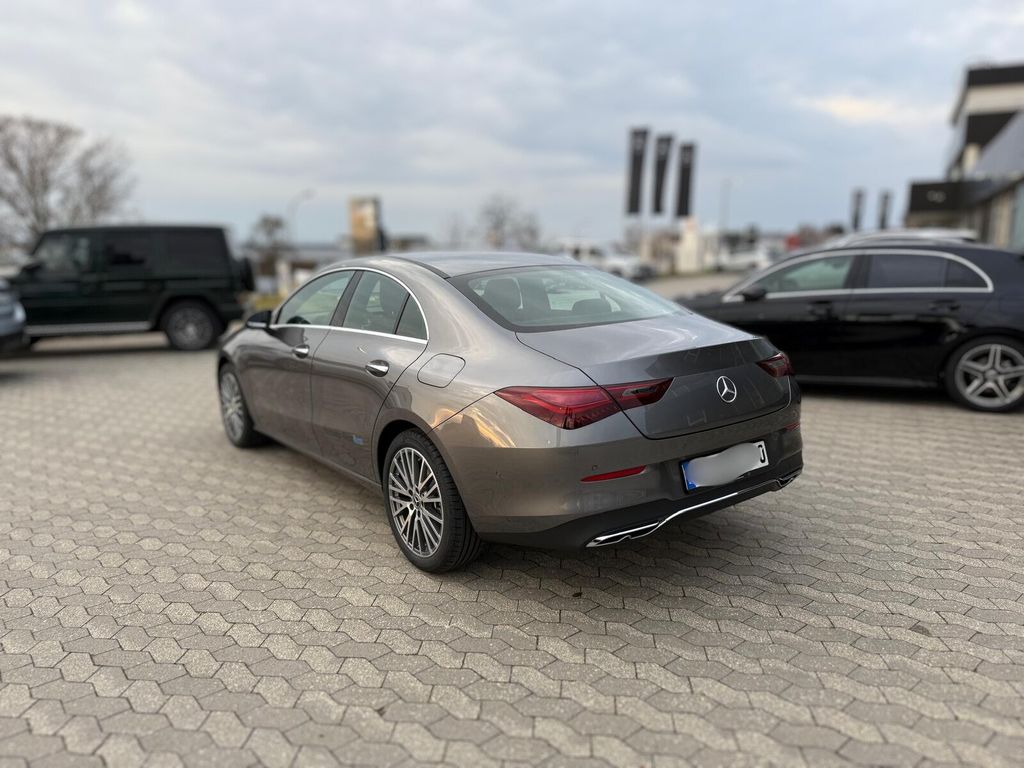 Mercedes-Benz CLA 200 2025