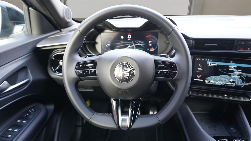 Alfa Romeo Junior 2025