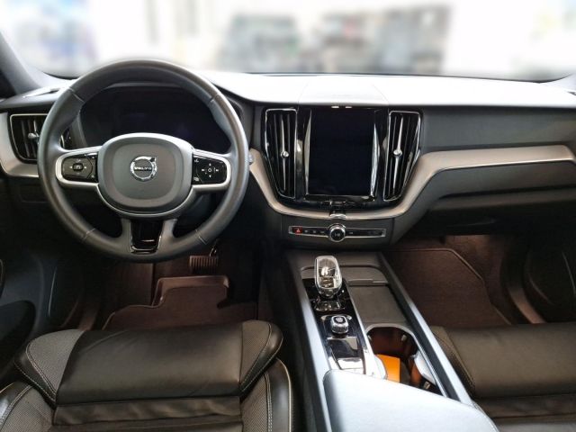 Volvo XC60 2022