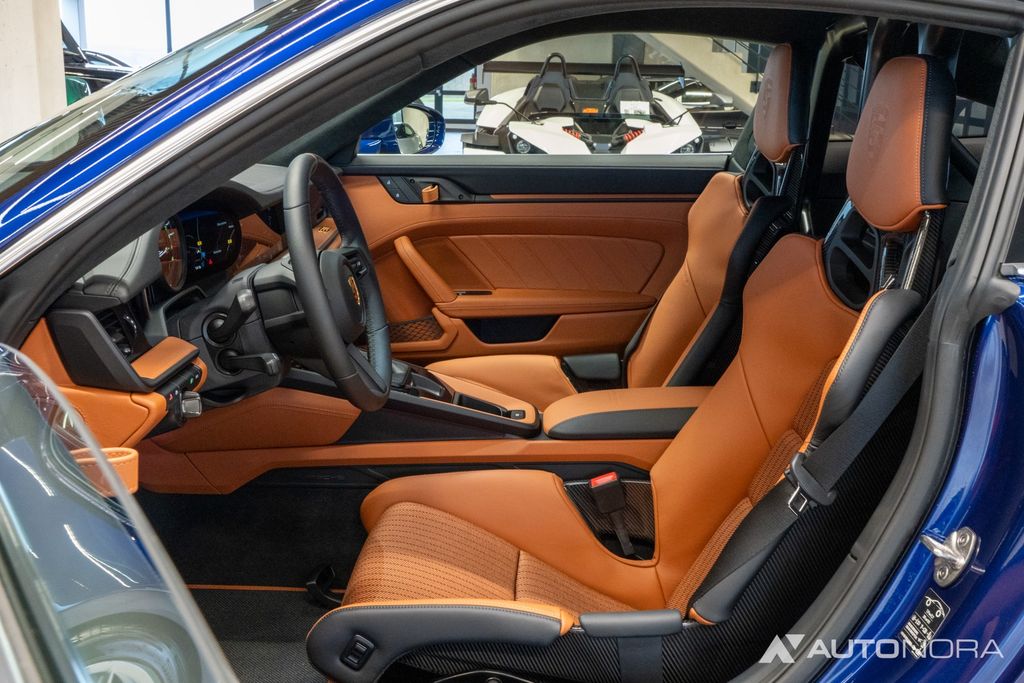 Porsche 992 2024