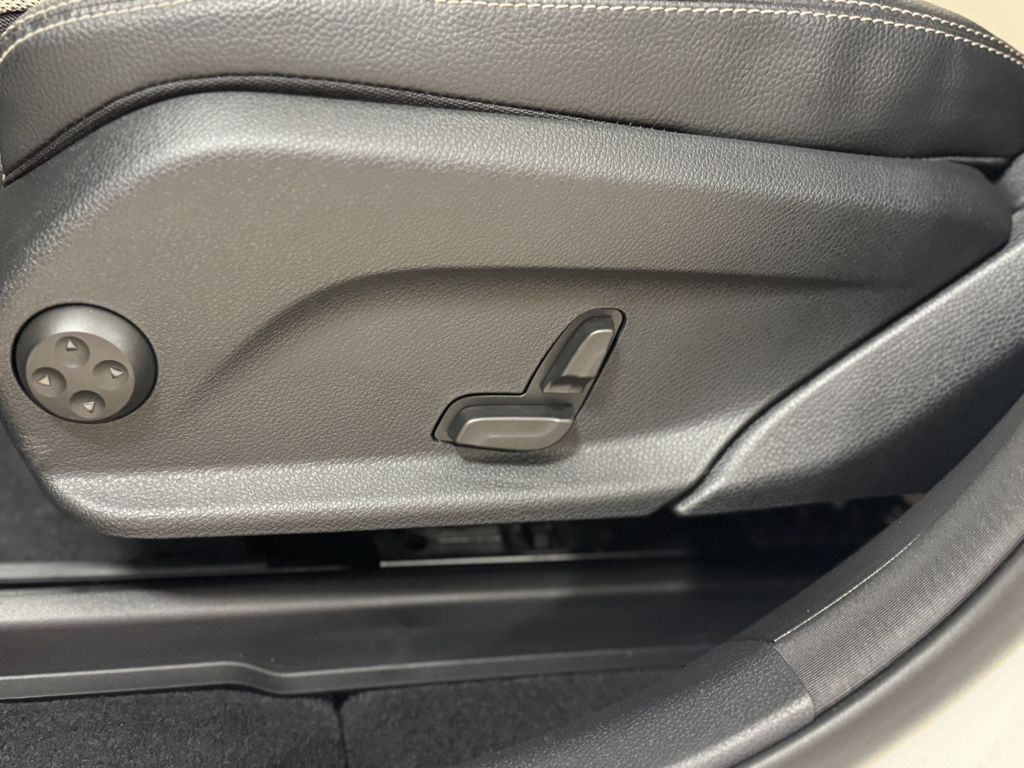 Mercedes-Benz EQC 2021