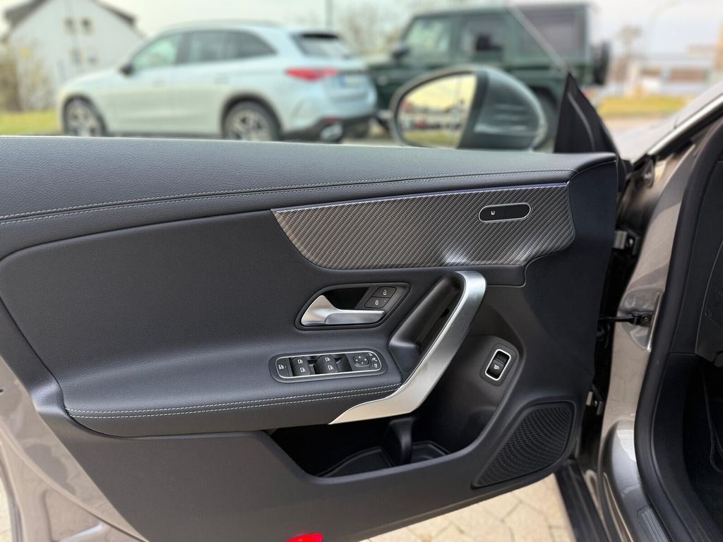 Mercedes-Benz CLA 200 2025
