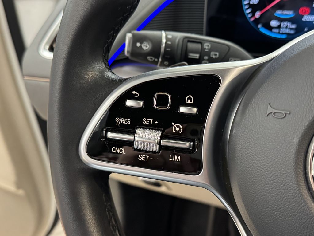 Mercedes-Benz EQC 2021