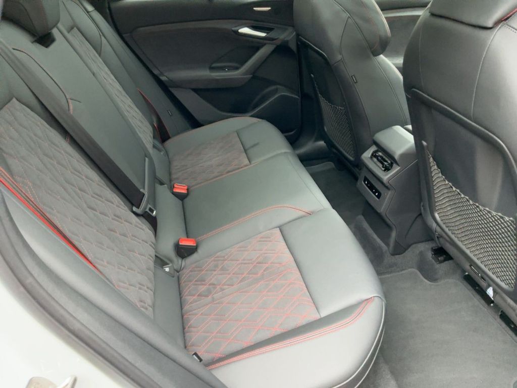 Audi SQ6 e-tron 2025