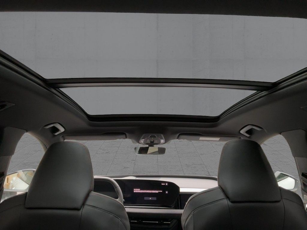 Audi SQ6 e-tron 2025