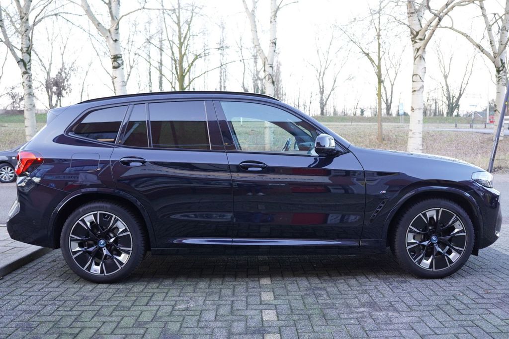 BMW iX3 2022