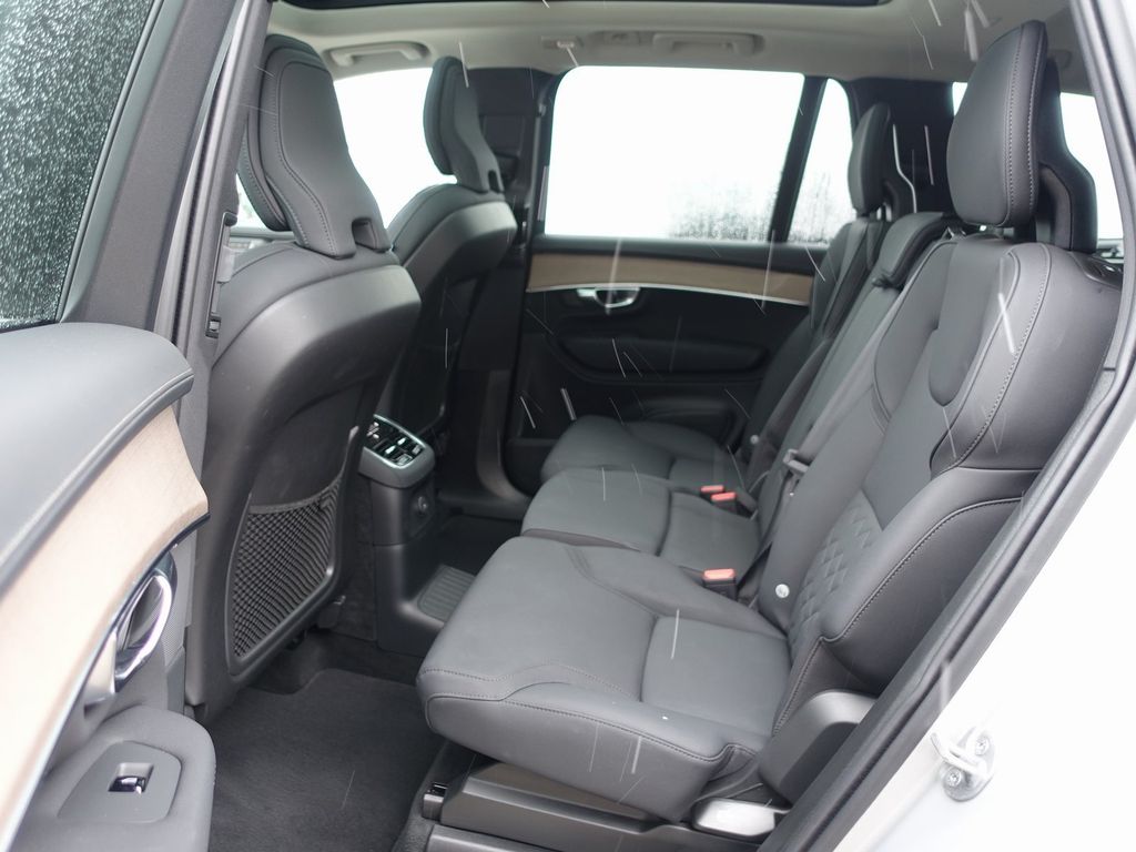Volvo XC90 2025