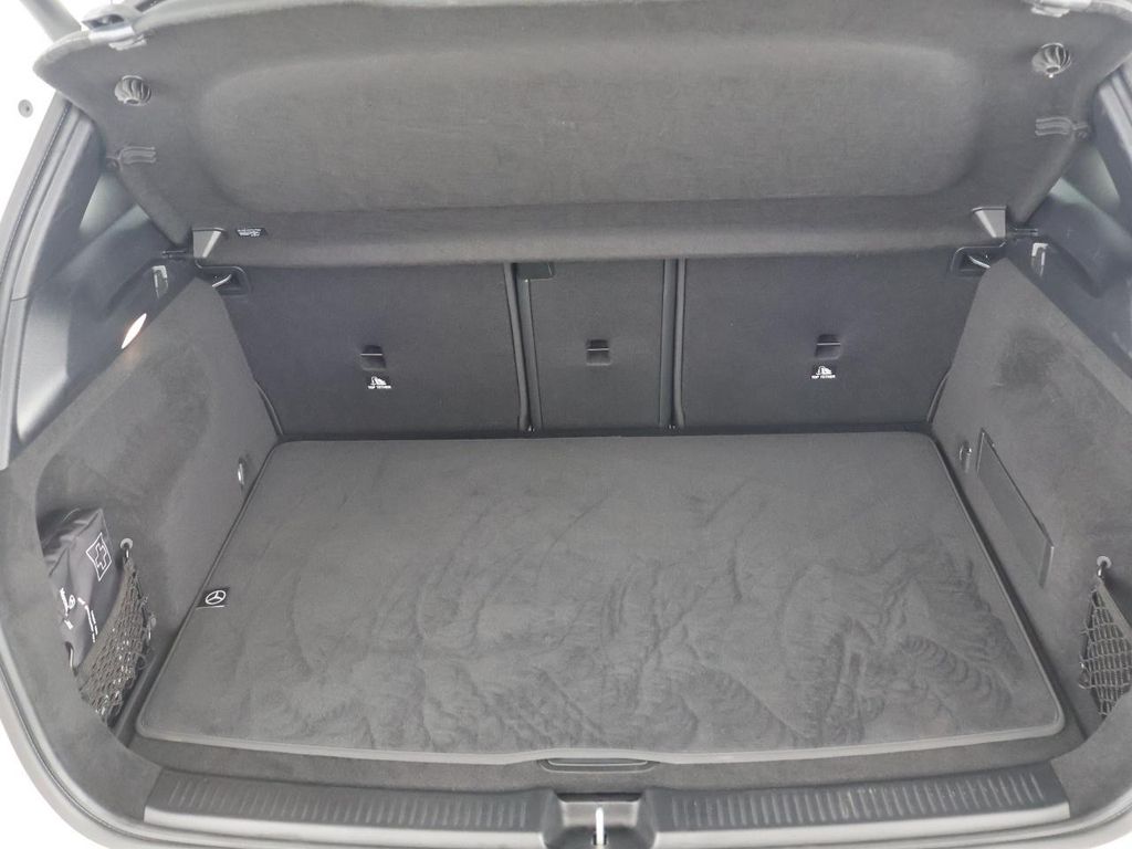 Mercedes-Benz B 220 2025